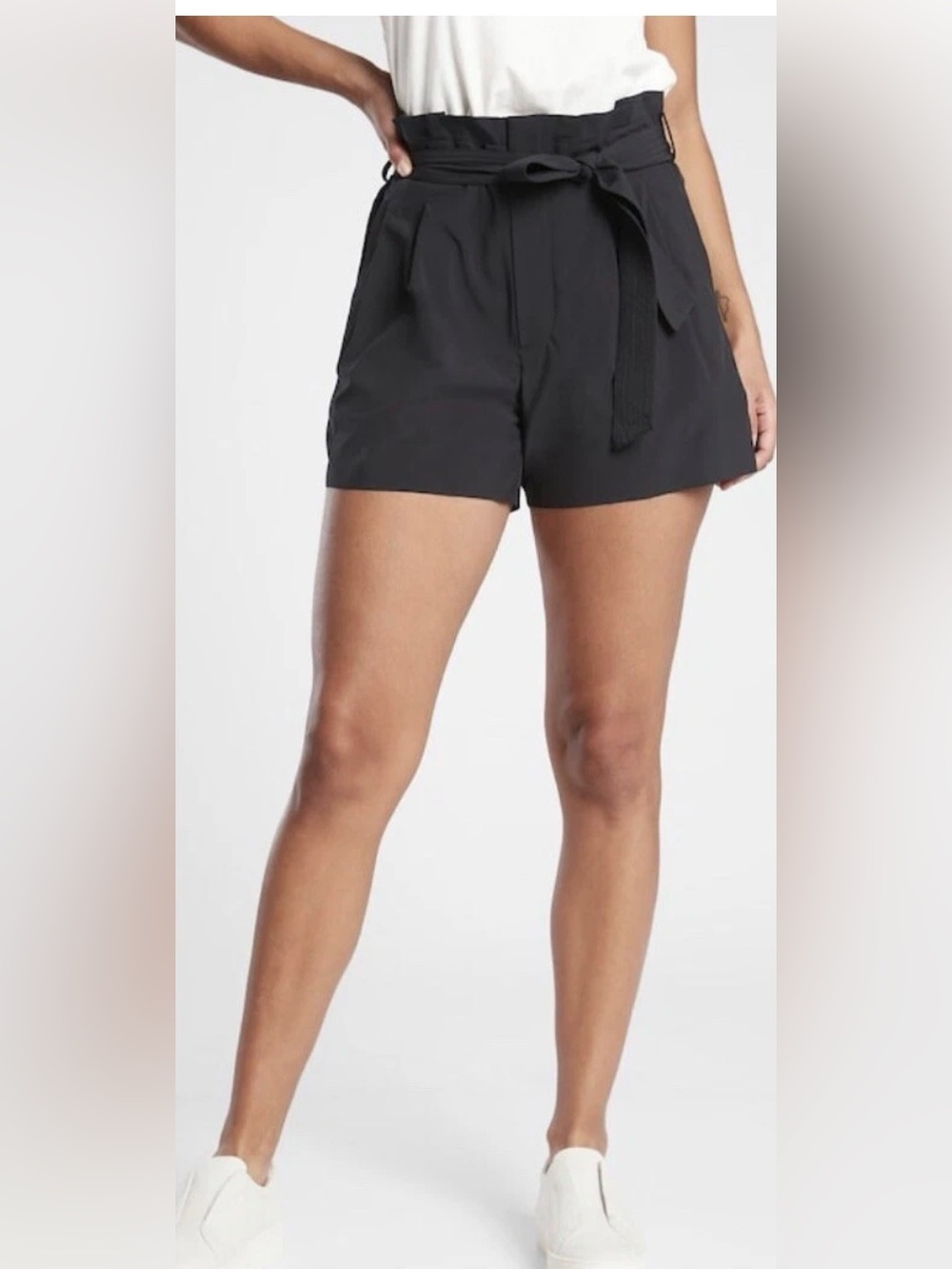 Athleta Silky Lightweight Skyline Belted Shorts Black Flowy Relaxed Fit Size 10